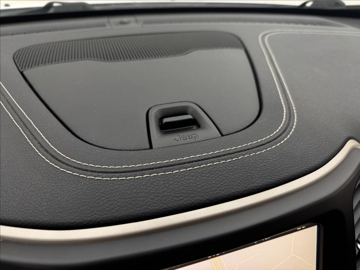 Jeep Cherokee SUV 2,0 l 103 kw