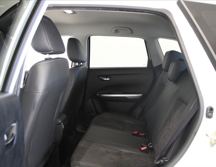 Suzuki Vitara SUV / Terénní 1,4 l 95 kw