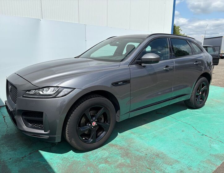 Jaguar F-Pace 3