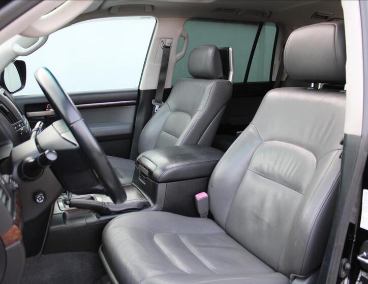 Toyota Land Cruiser 15