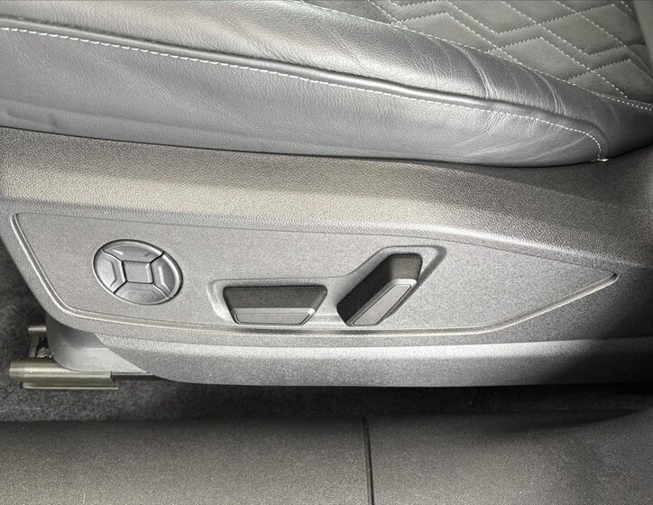 Audi Q5 SUV / Terénní 2,0 l 150 kw