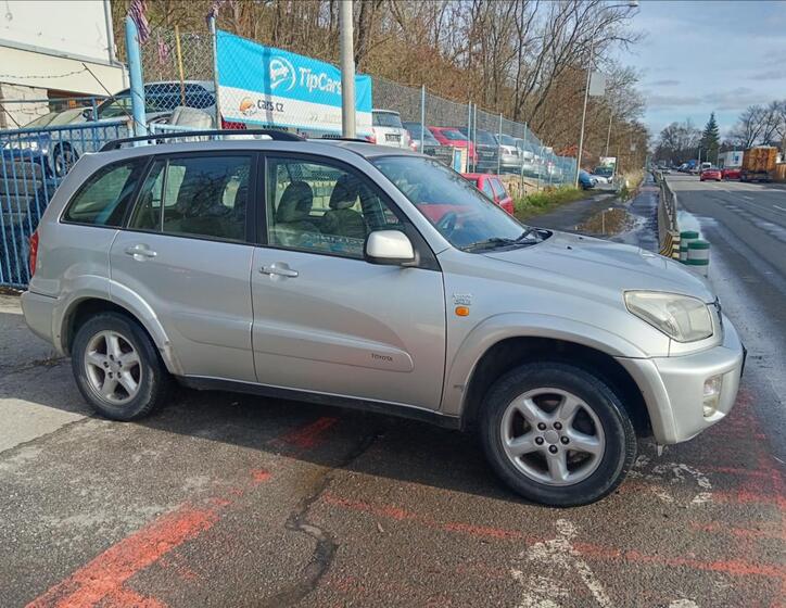 Toyota RAV4 13