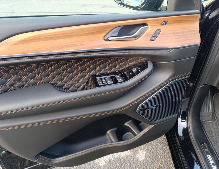 Jeep Grand Cherokee 14