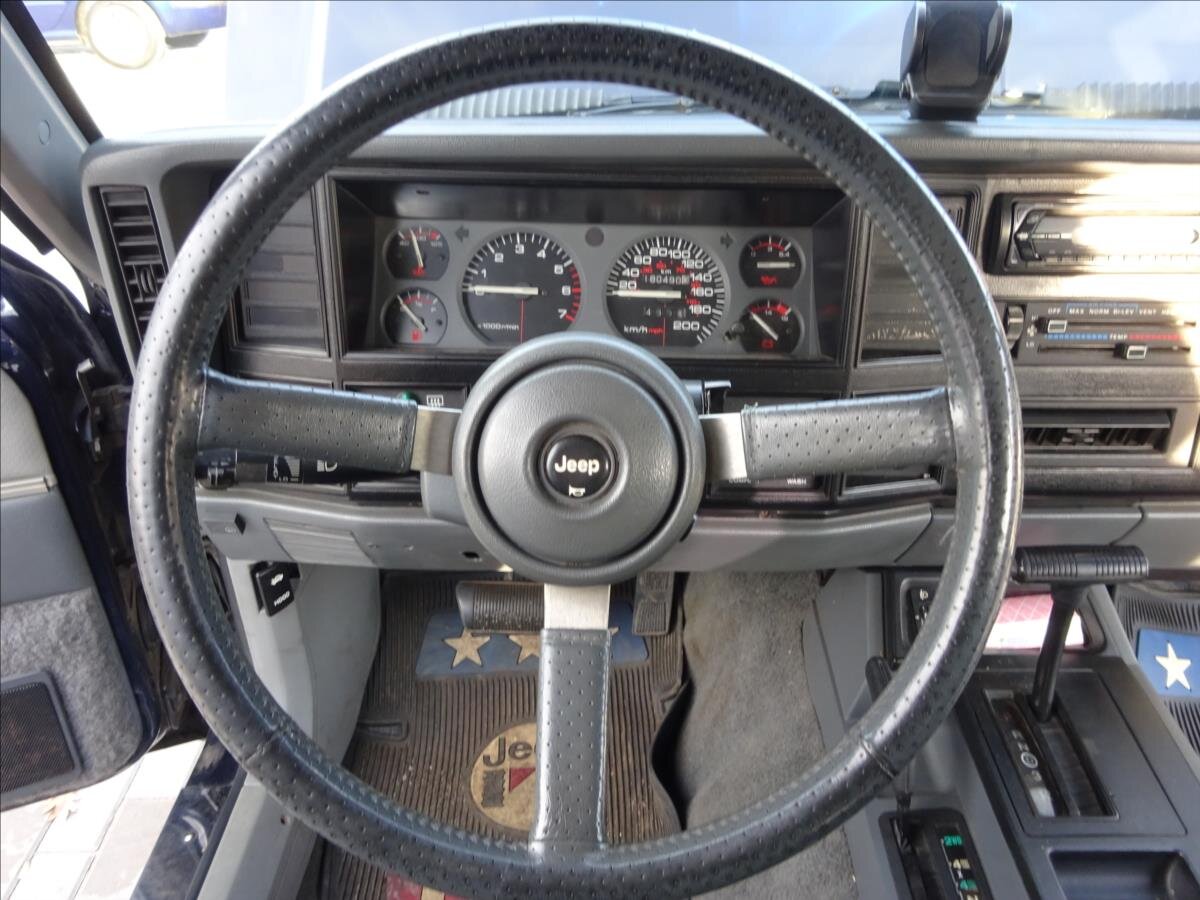 Jeep Cherokee SUV / Terénní 4,0 l 136 kw