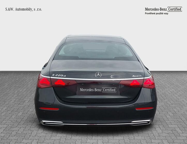 Mercedes-Benz Třídy E 4