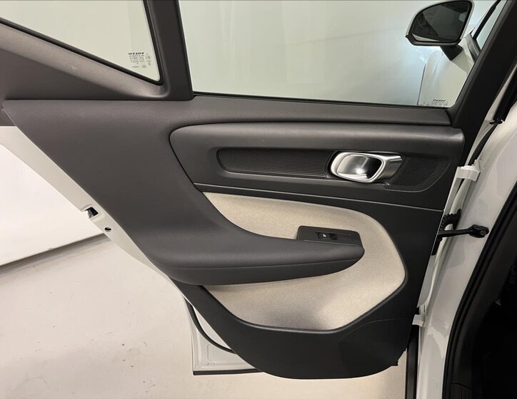 Volvo XC40 SUV / Terénní 1,5 l 120 kw