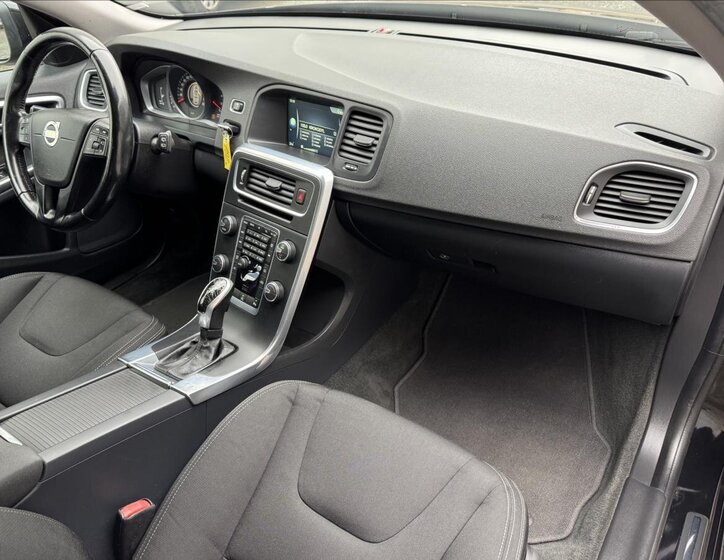 Volvo V60 25