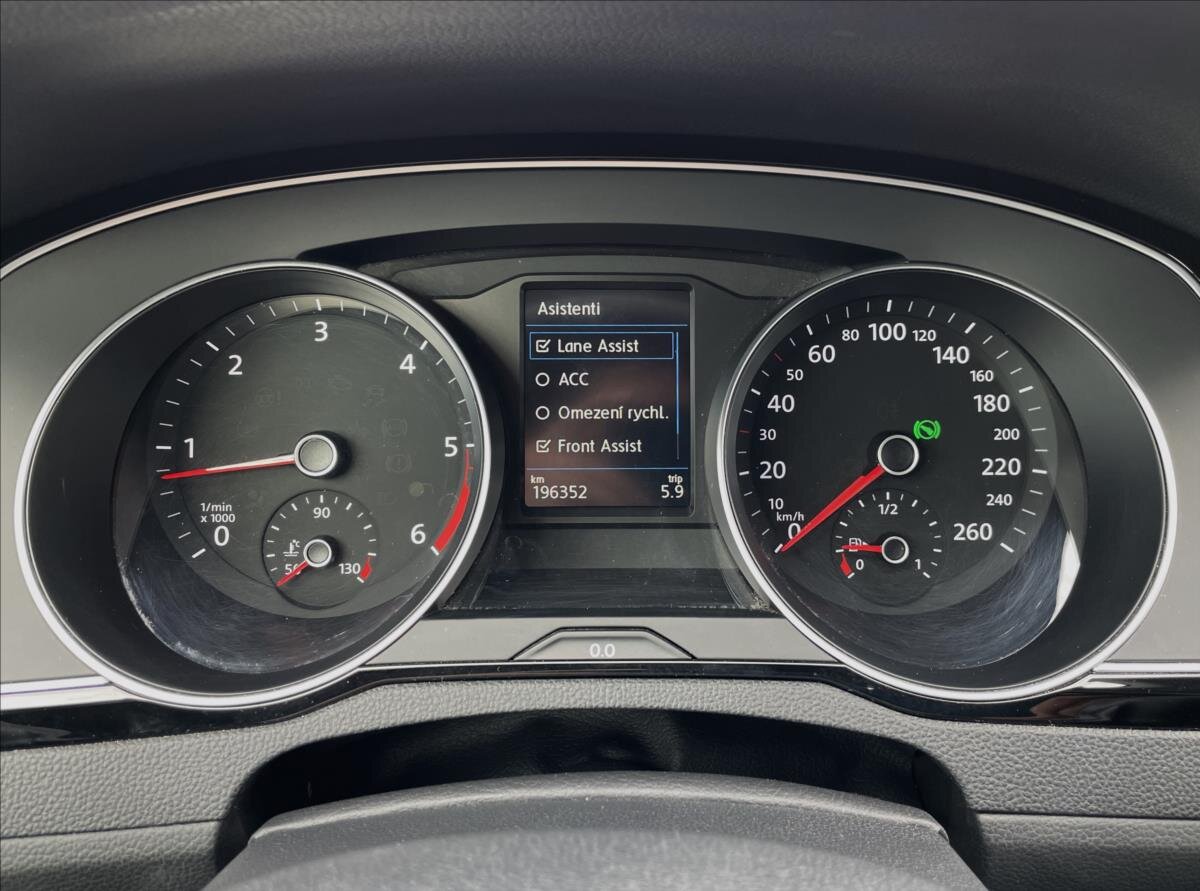 Volkswagen Passat Kombi 2,0 l 140 kw