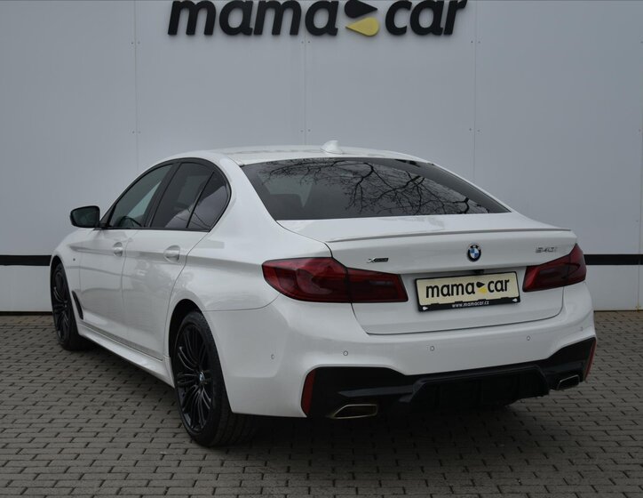 BMW Řada 5 Sedan / Limuzína 3,0 l 250 kw