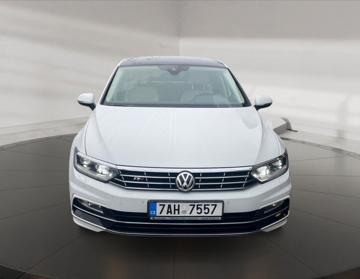 Volkswagen Passat 2