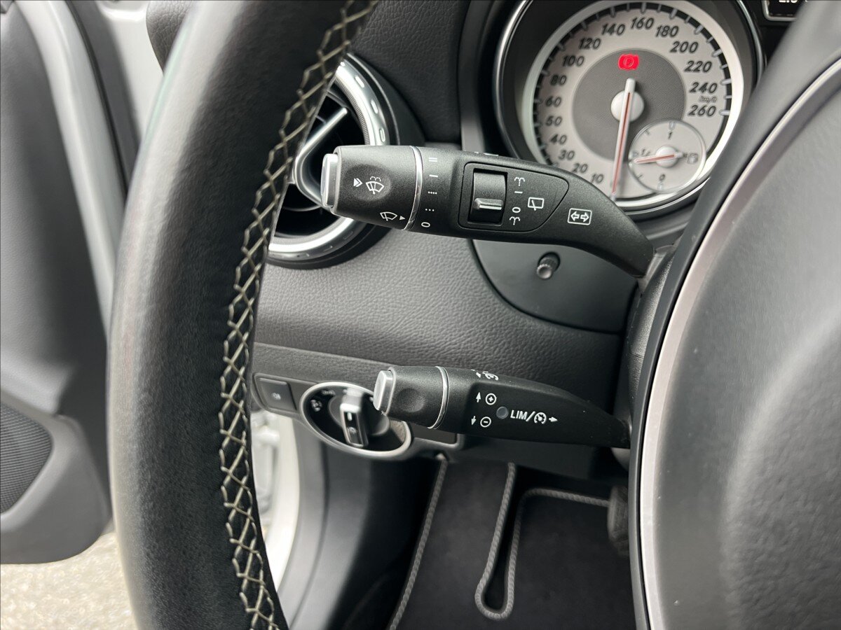 Mercedes-Benz GLA Hatchback 1,6 l 115 kw