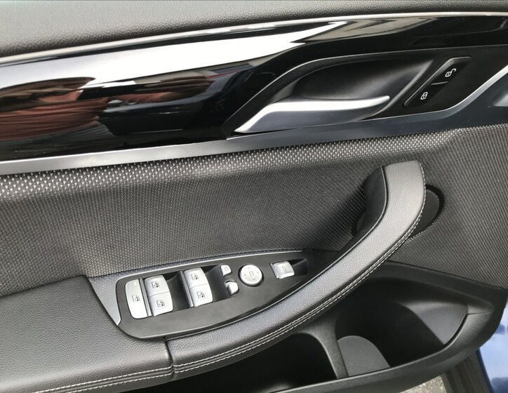 BMW X3 SUV / Terénní 2,0 l 140 kw