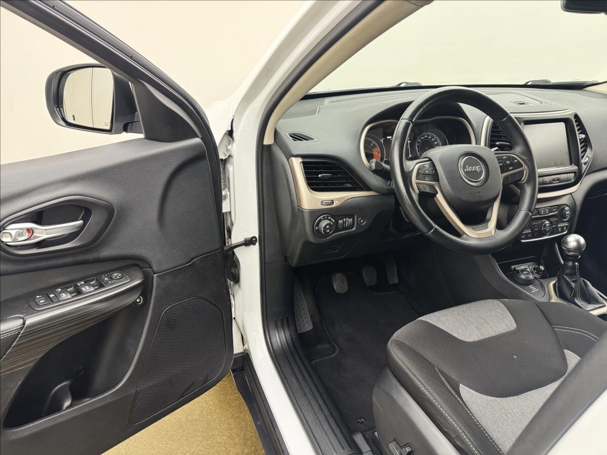 Jeep Cherokee SUV 2,0 l 103 kw