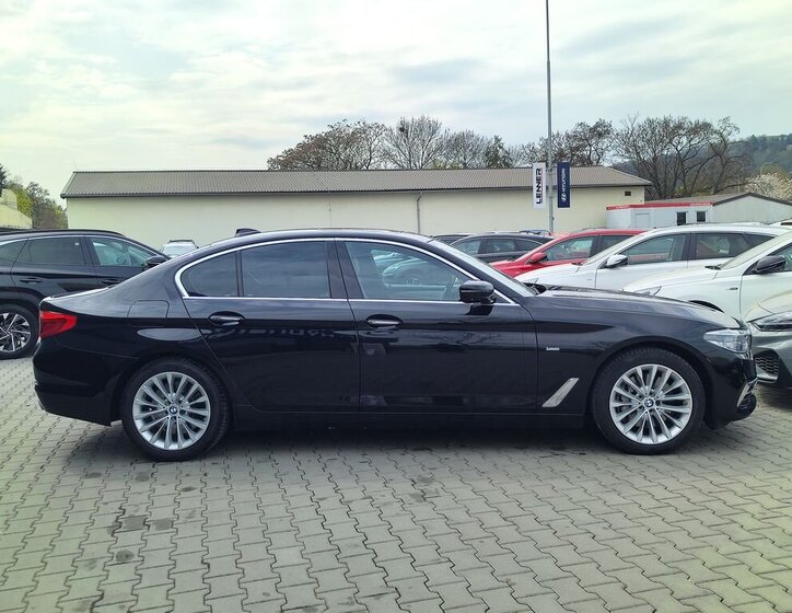 BMW Řada 5 Sedan / Limuzína 3,0 l 235 kw