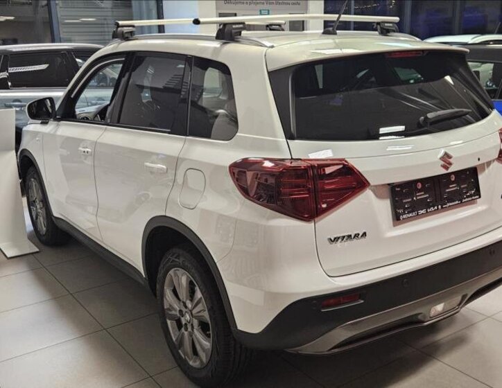 Suzuki Vitara SUV 1,4 l 81 kw