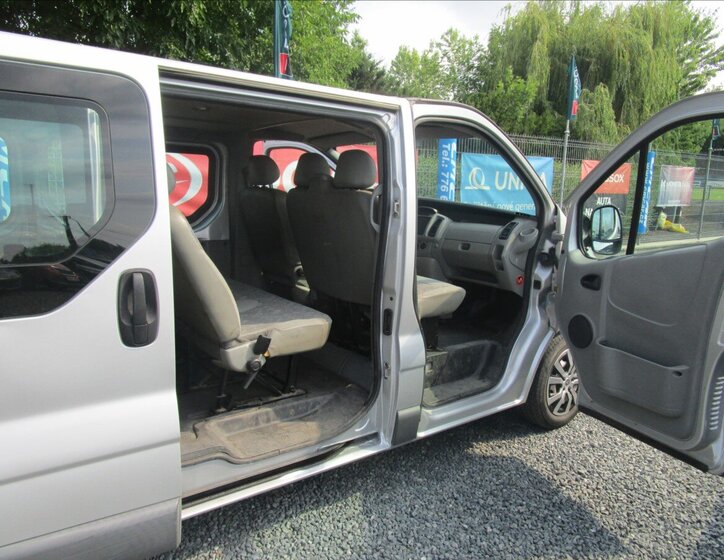 Opel Vivaro 20