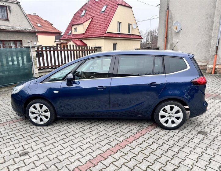 Opel Zafira 8