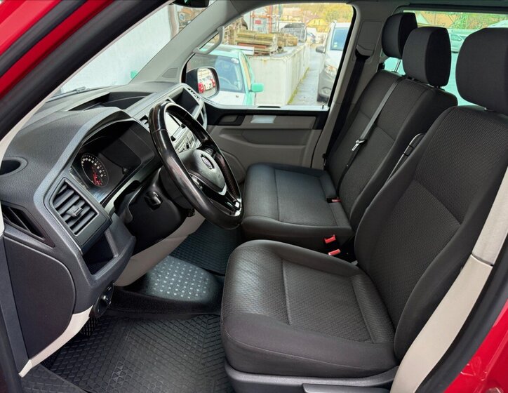 Volkswagen Caravelle 11