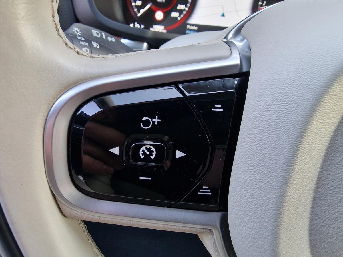 Volvo V60 Kombi 2,0 l 140 kw