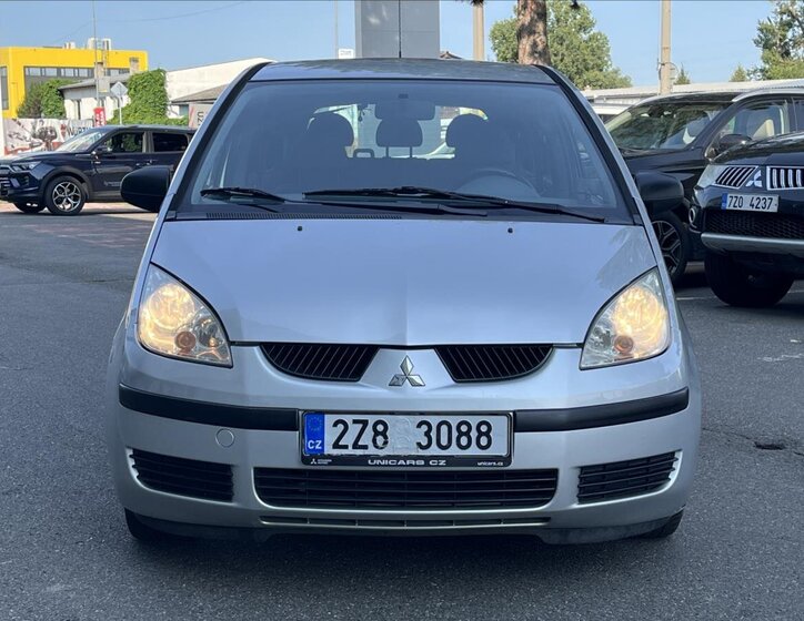 Mitsubishi Colt Hatchback 1,1 l 55 kw