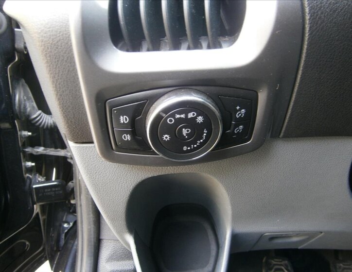 Ford Transit Custom Kombi 2,2 l 114 kw