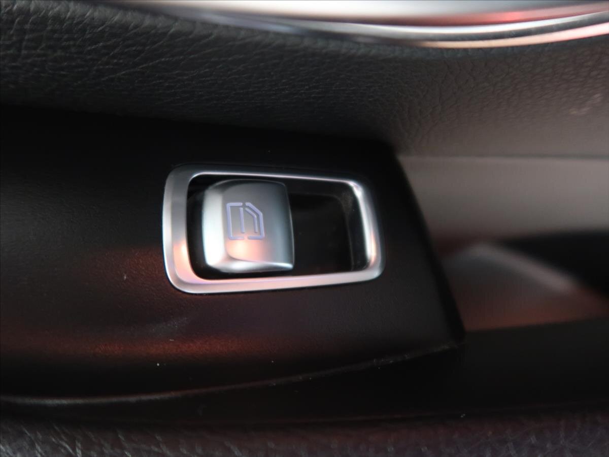 Mercedes-Benz Třídy E Kombi 2,0 l 135 kw