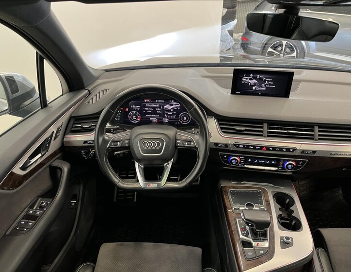 Audi SQ7 SUV / Terénní 4,0 l 320 kw