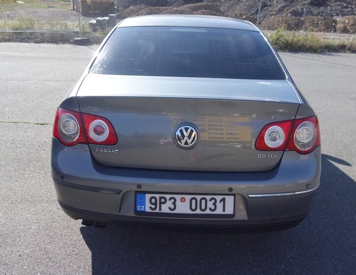 Volkswagen Passat Sedan 2,0 l 103 kw
