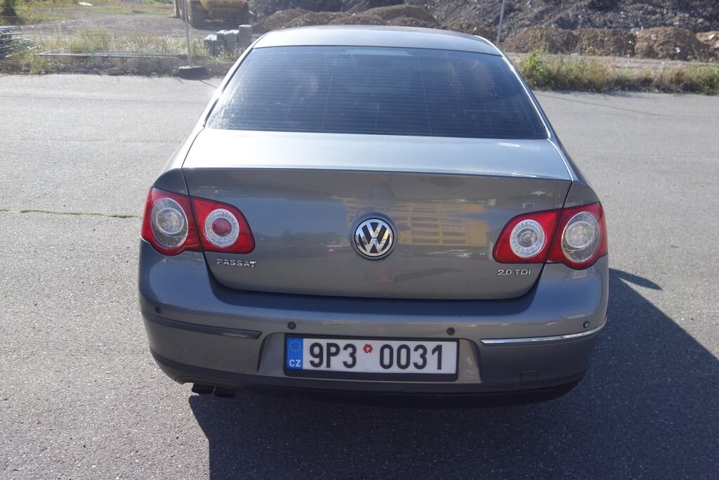 Volkswagen Passat Sedan 2,0 l 103 kw