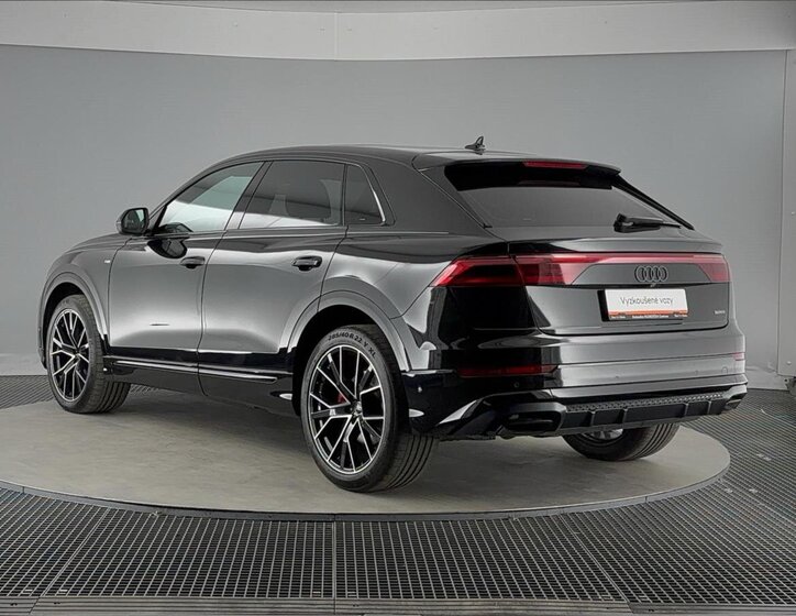 Audi Q8 SUV / Terénní 3,0 l 210 kw