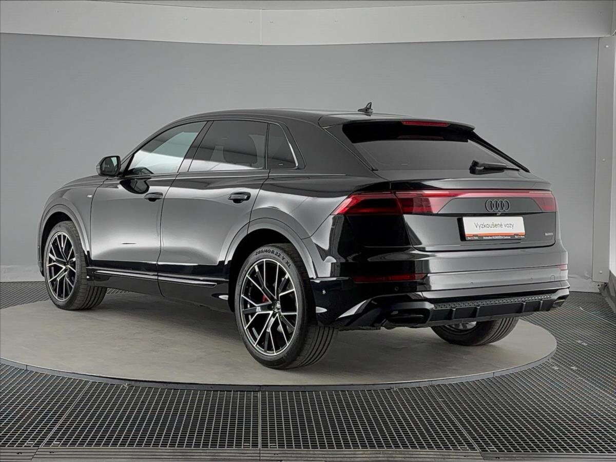 Audi Q8 SUV / Terénní 3,0 l 210 kw