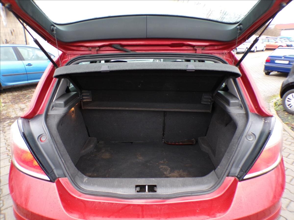 Opel Astra Hatchback 1,6 l 77 kw