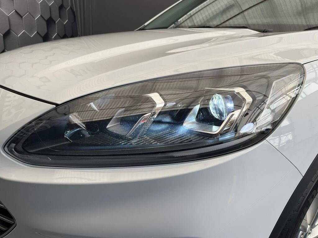 Ford Kuga SUV / Terénní 2,5 l 140 kw