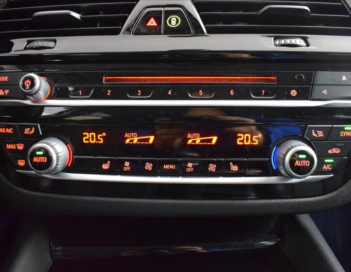 BMW Řada 5 Sedan / Limuzína 3,0 l 195 kw