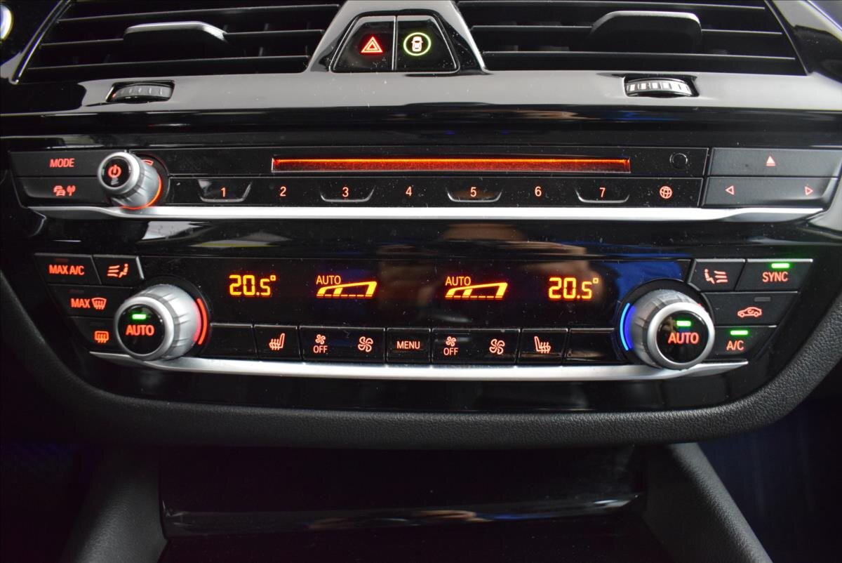 BMW Řada 5 Sedan / Limuzína 3,0 l 195 kw