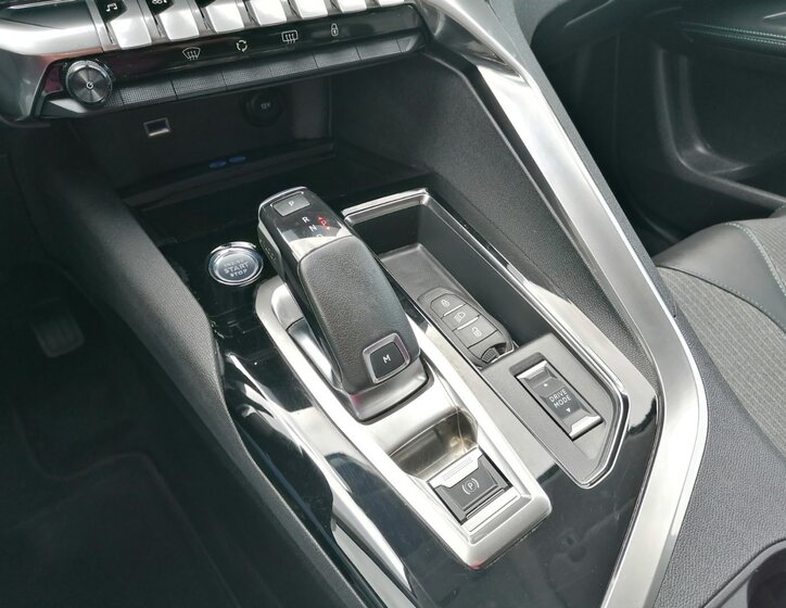 Peugeot 5008 SUV / Terénní 1,5 l 96 kw