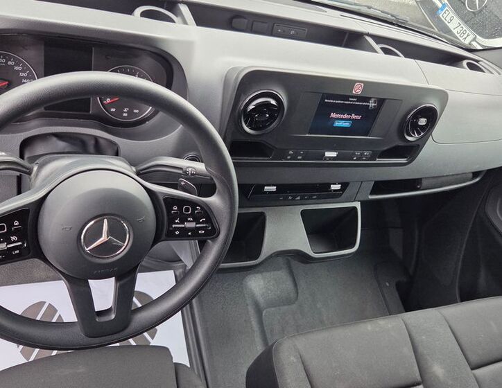 Mercedes-Benz Sprinter 10