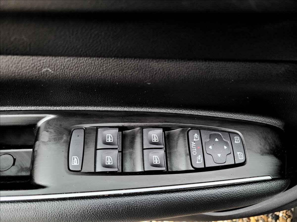 Renault Koleos SUV / Terénní 2,0 l 135 kw