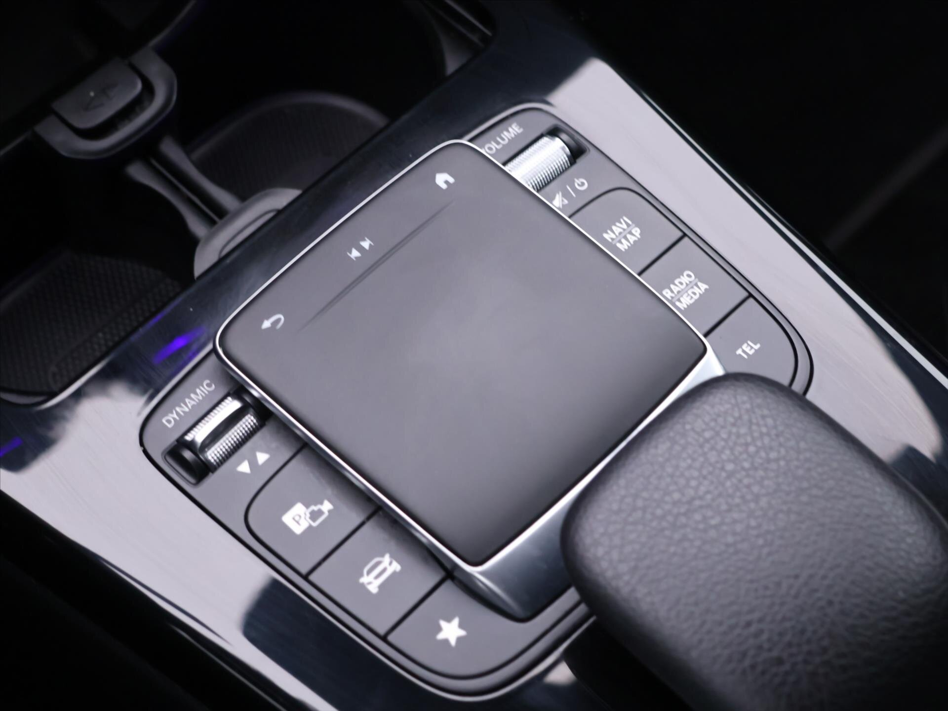 Mercedes-Benz Třídy A Sedan / Limuzína 1,3 l 118 kw