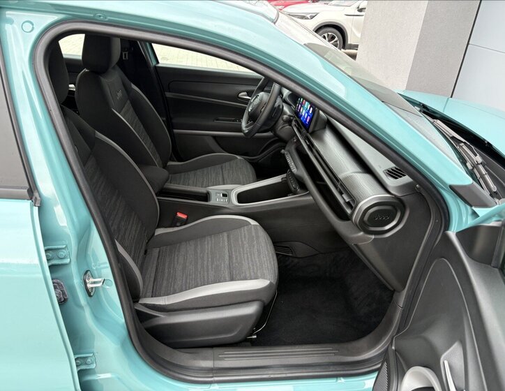 Jeep Avenger Sedan / Limuzína 1,2 l 74 kw