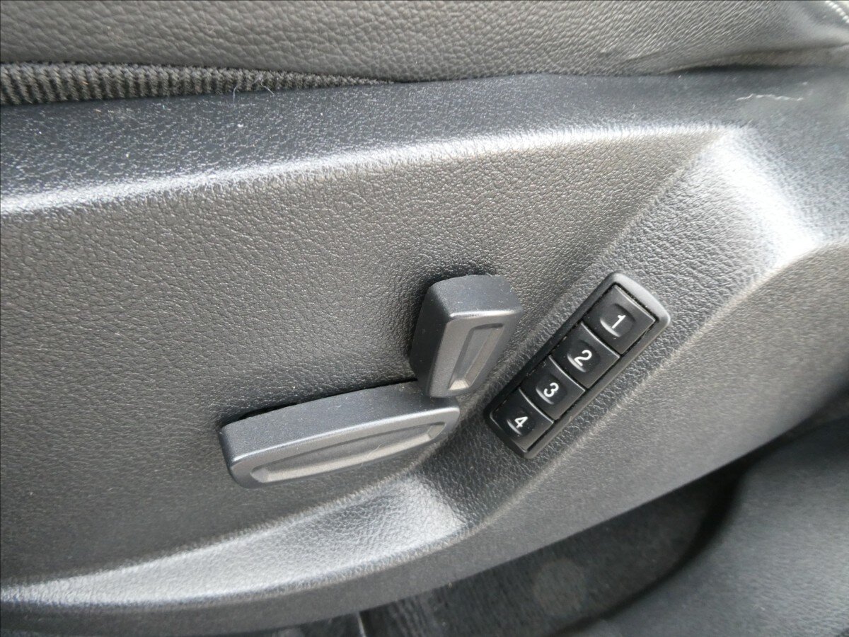 Ford S-MAX MPV 2,0 l 107 kw