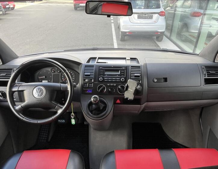 Volkswagen Caravelle 10