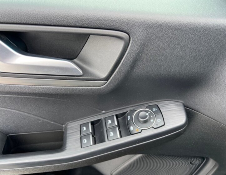 Ford Kuga SUV / Terénní 1,5 l 110 kw