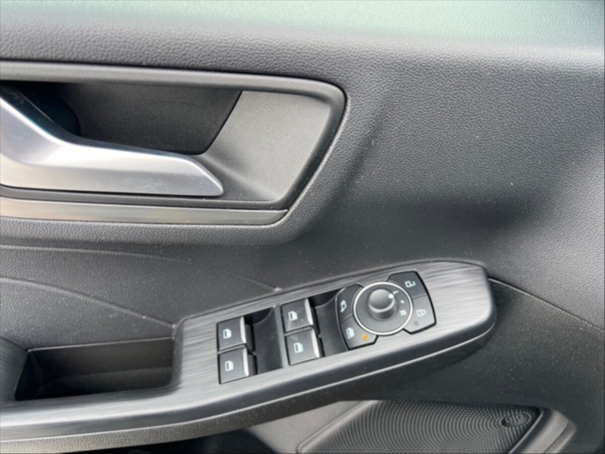 Ford Kuga SUV / Terénní 1,5 l 110 kw