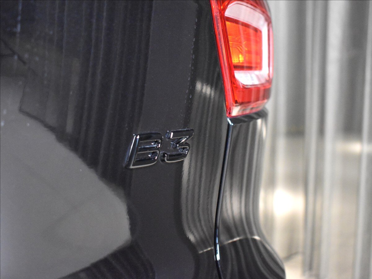 Volvo XC40 SUV / Terénní 2,0 l 120 kw