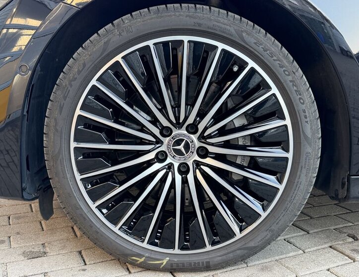 Mercedes-Benz Třídy E Kombi 3,0 l 270 kw