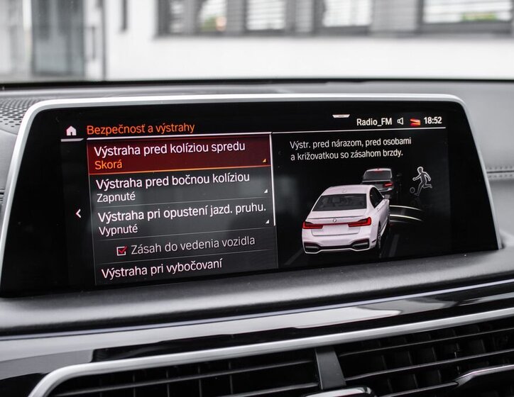 BMW Řada 7 Sedan 3,0 l 294 kw