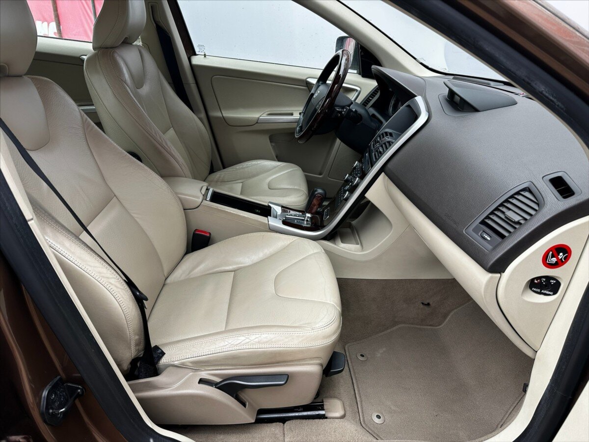 Volvo XC60 SUV / Terénní 2,4 l 136 kw