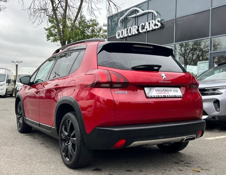 Peugeot 2008 SUV 1,2 l 96 kw