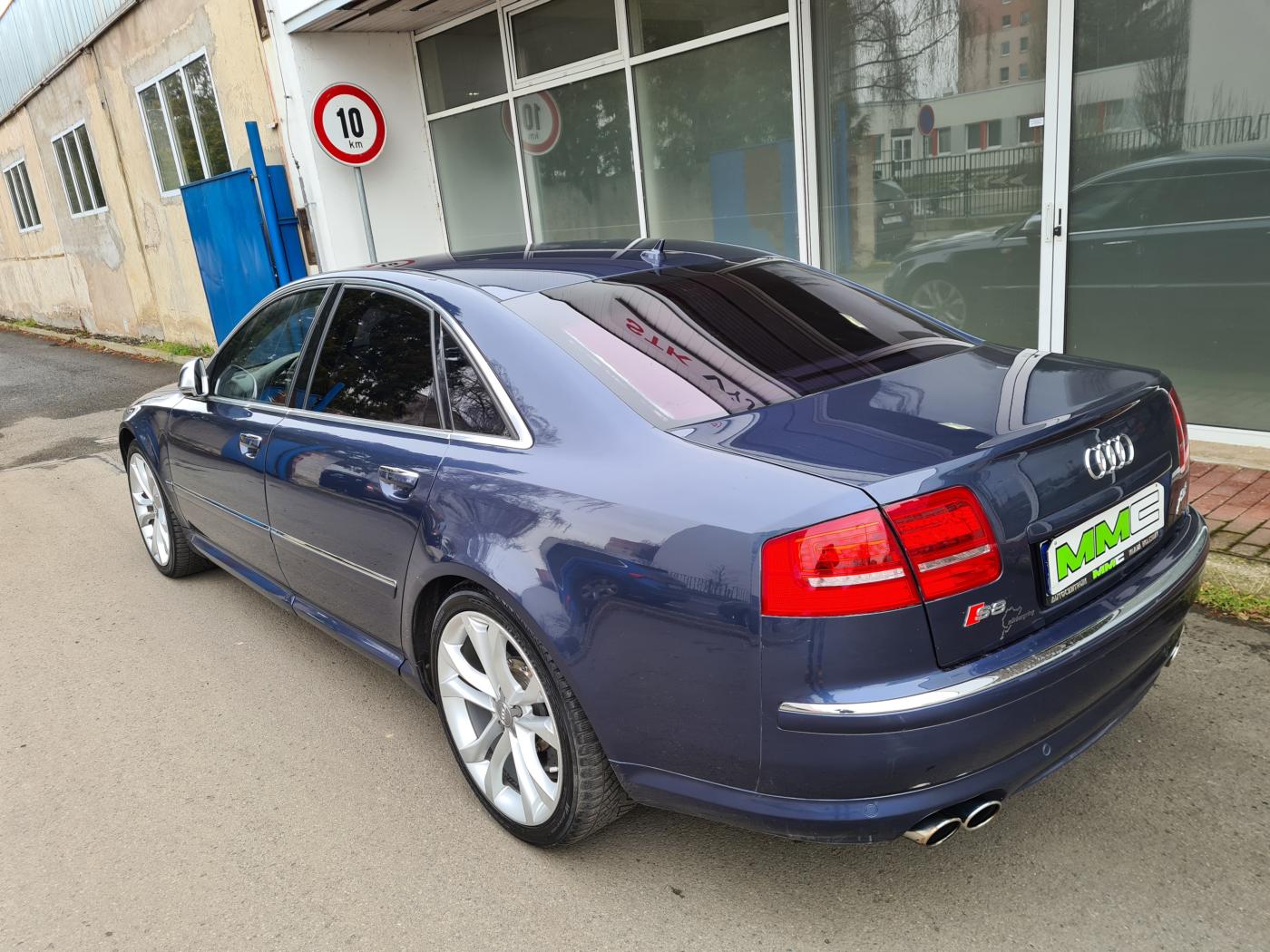 Audi S8